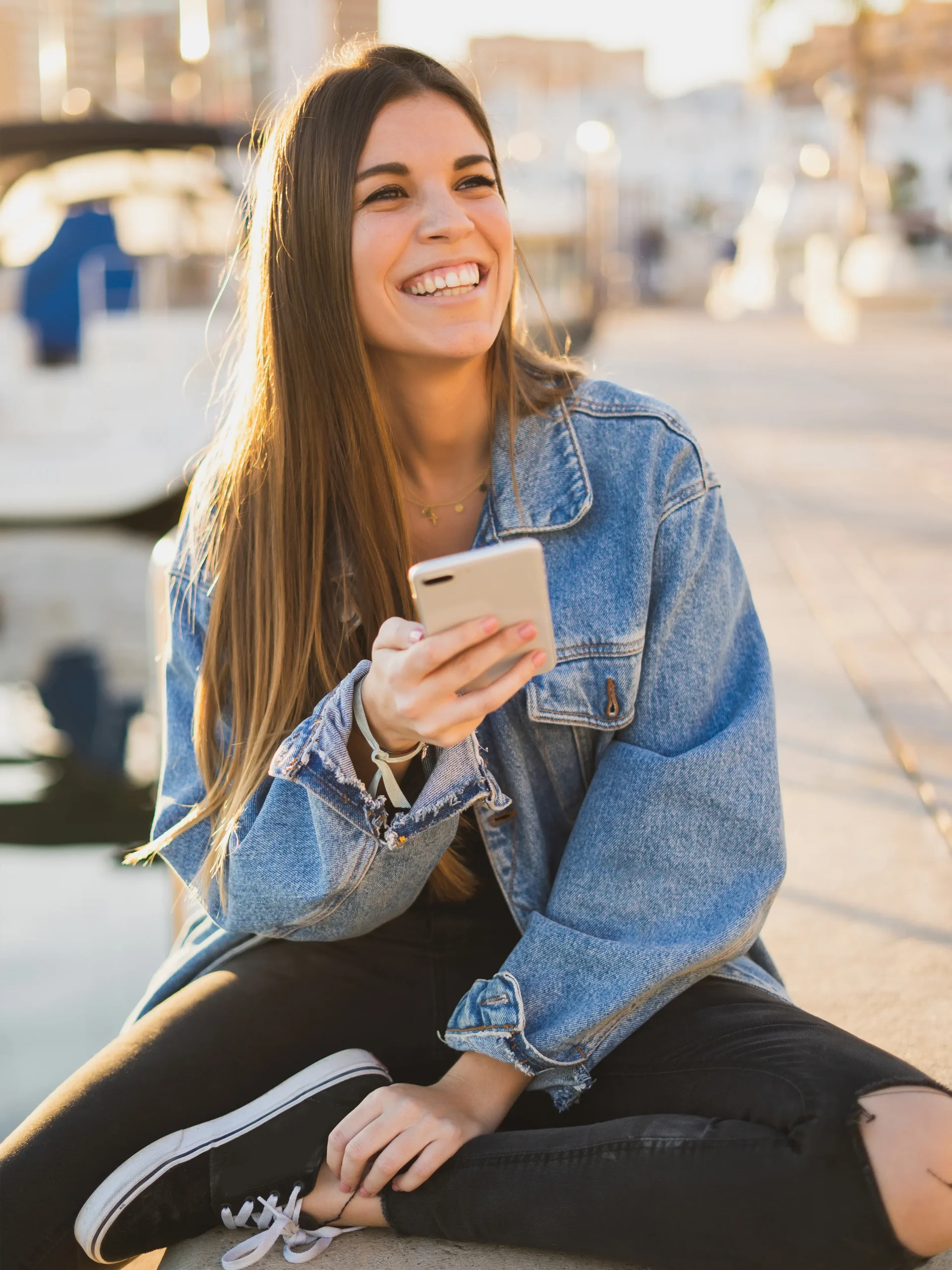 Usuario empresarial utilizando Vex Wallet para aceptar pagos y ofrecer una experiencia profesional